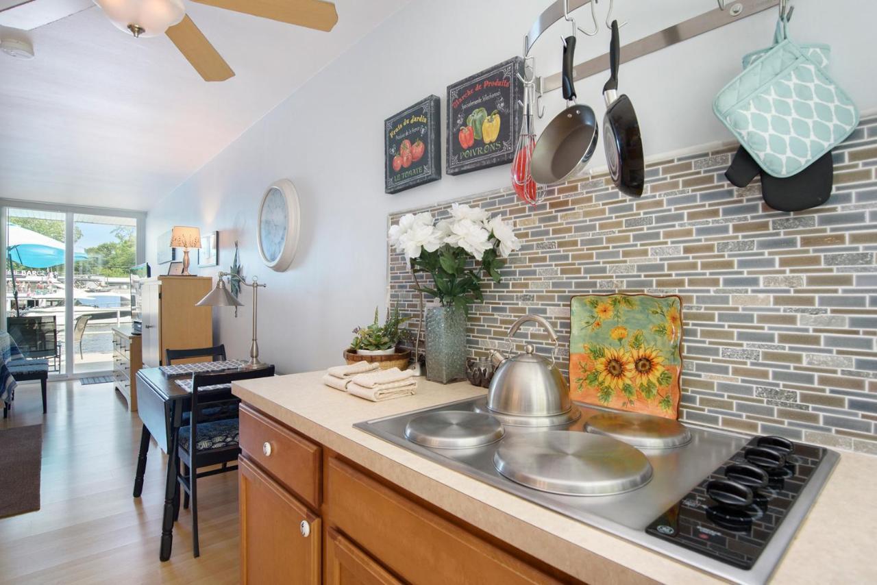 Waterside Suites Saugatuck Ngoại thất bức ảnh
